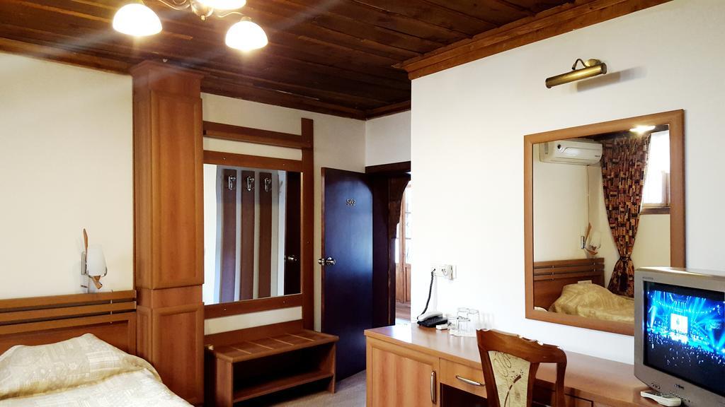 Chakarova Guest House Сливен Номер фото