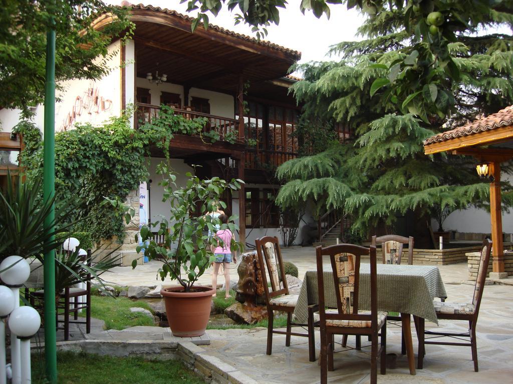 Chakarova Guest House Сливен Экстерьер фото